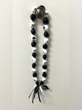 Hawaiian Kukui Nut Lei Black and White Graduation Necklace